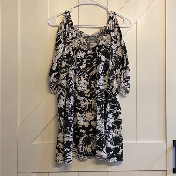 Avenue Tops - Avenue cold shoulder print top